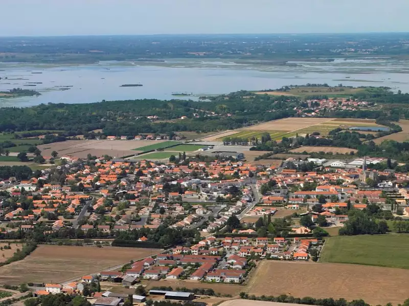 Terrain à bâtir, 360 m² - La Chevrolière (44118)