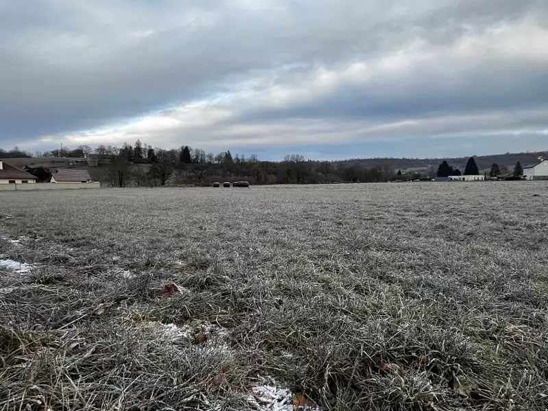 Terrain à bâtir, 604 m² - Jussac (15250)