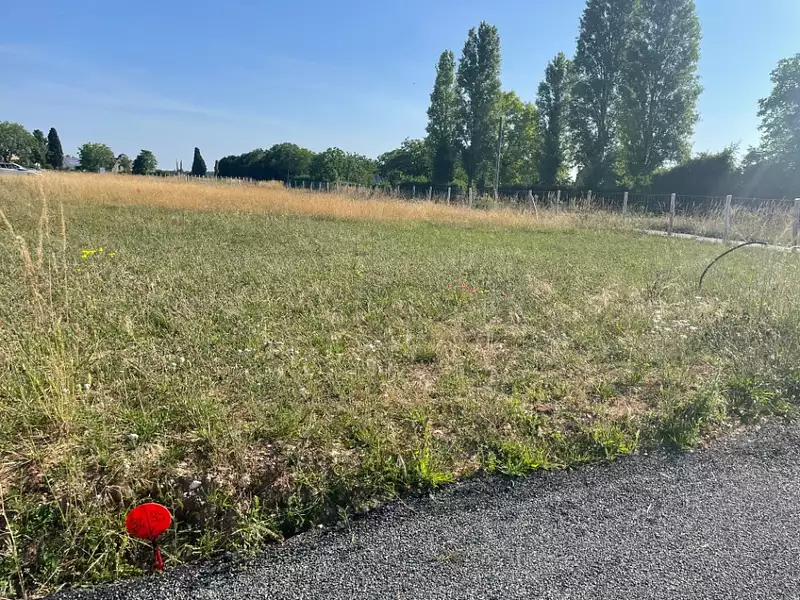 Terrain à bâtir, 415 m² - Parcé-sur-Sarthe (72300)