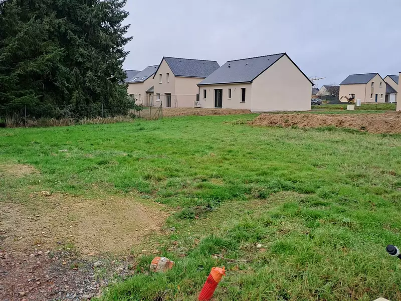 Terrain à bâtir, 400 m² - Baugé-en-Anjou (49150)