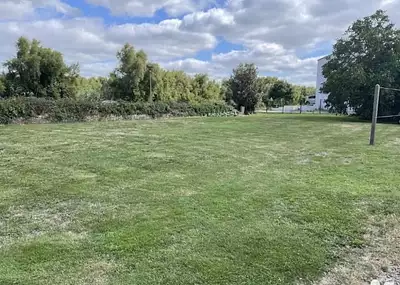 Terrain à bâtir, 703 m²