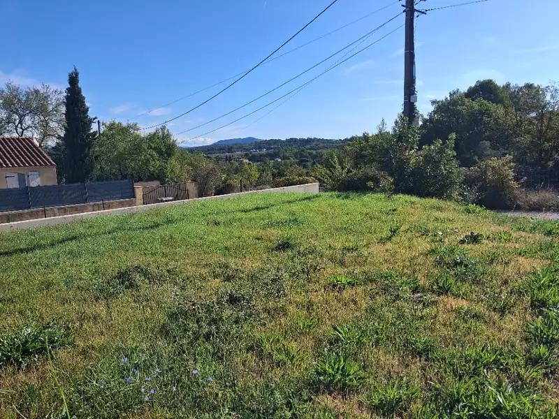 Terrain à bâtir, 358 m² - Saint-Maximin-la-Sainte-Baume (83470)