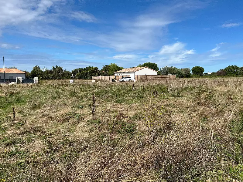 Terrain à bâtir, 650 m² - Lagrave (81150)