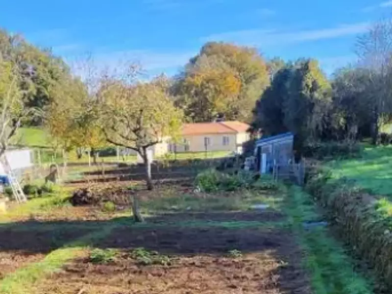 Terrain à bâtir, 535 m² - Jazeneuil (86600)