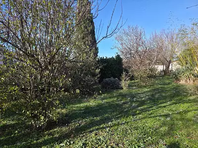 Terrain à bâtir, 823 m²