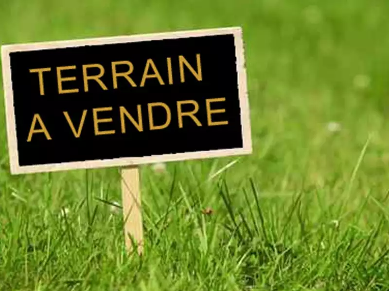 Terrain à bâtir, 590 m² - Sainte-Maure-de-Touraine (37800)