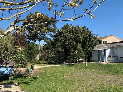 Terrain à bâtir, 824 m²