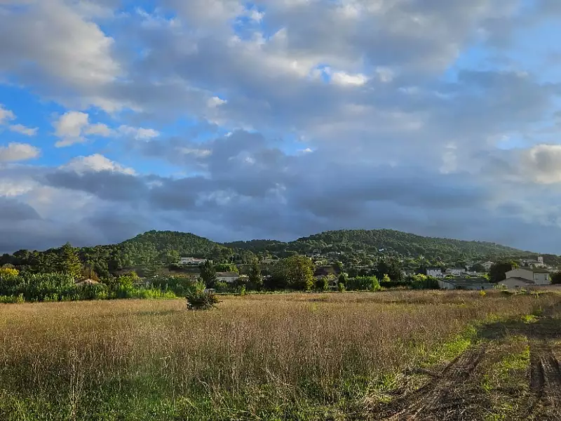 Terrain à bâtir, 303 m² - Villelaure (84530)