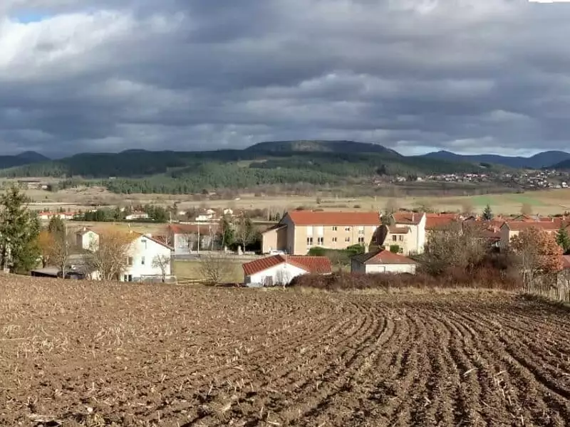 Terrain à bâtir, 408 m² - Saint-Germain-Laprade (43700)