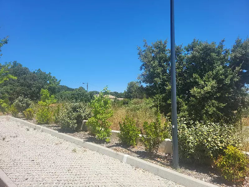 Terrain à bâtir, 400 m² - Montignargues (30190)