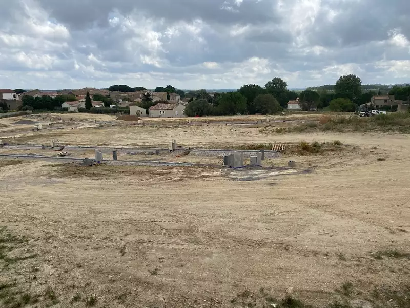 Terrain à bâtir, 500 m² - Pouzolles (34480)