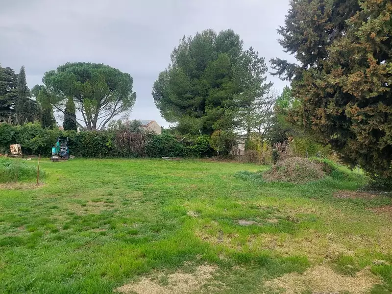 Terrain à bâtir, 580 m² - Cheval-Blanc (84460)