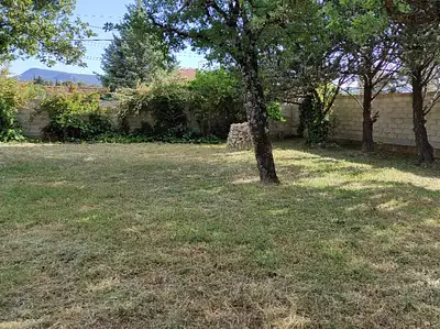 Terrain à bâtir, 750 m²