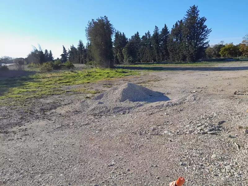 Terrain à bâtir, 470 m² - Caumont-sur-Durance (84510)