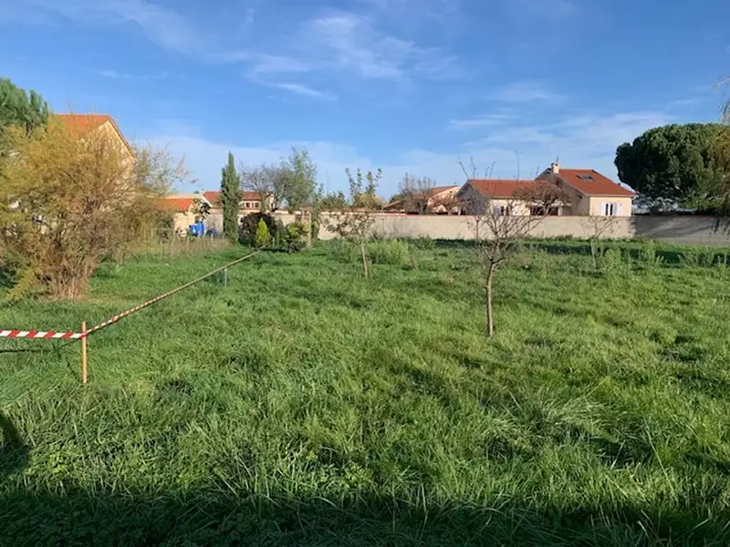Terrain à bâtir, 712 m² - Saint-Romain-le-Puy (42610)