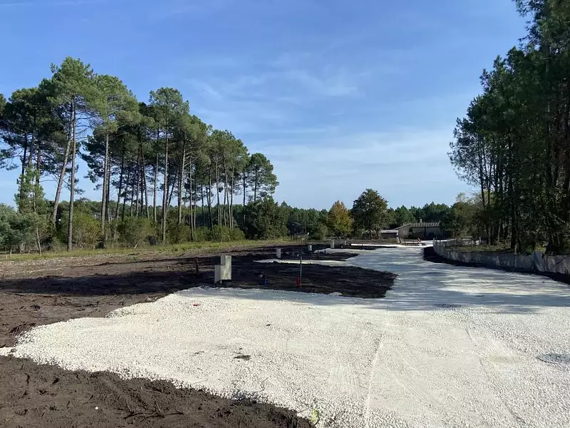 Terrain à bâtir, 400 m² - Hourtin (33990)