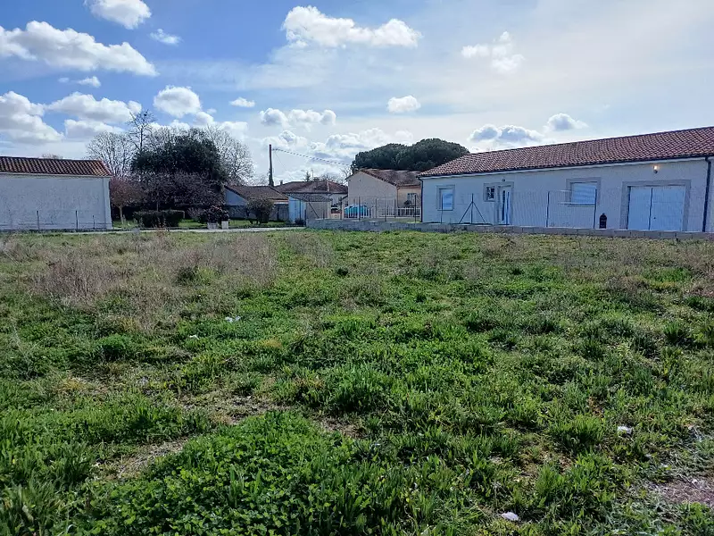 Terrain à bâtir, 1 022 m² - La Tour-du-Crieu (09100)