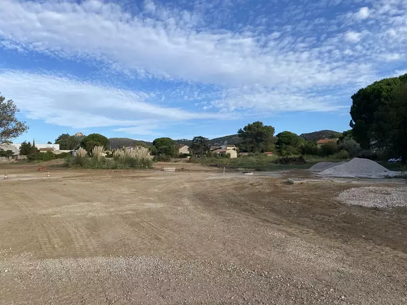Terrain à bâtir, 300 m² - Hyères (83400)