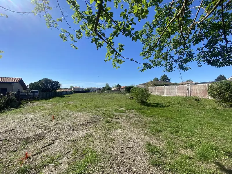 Terrain à bâtir, 1 020 m² - Saint-Médard-en-Jalles (33160)