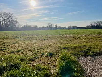 Terrain à bâtir, 588 m²