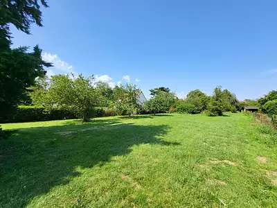 Terrain à bâtir, 748 m²