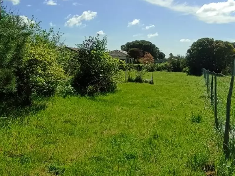 Terrain à bâtir, 1 500 m² - L'Isle-Jourdain (32600)