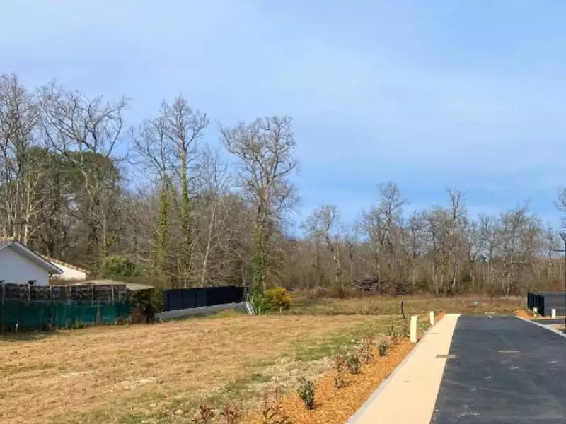 Terrain à bâtir, 580 m² - Madirac (33670)