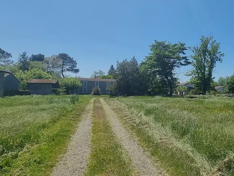 Terrain à bâtir, 620 m² - Cabanac-et-Villagrains (33650)