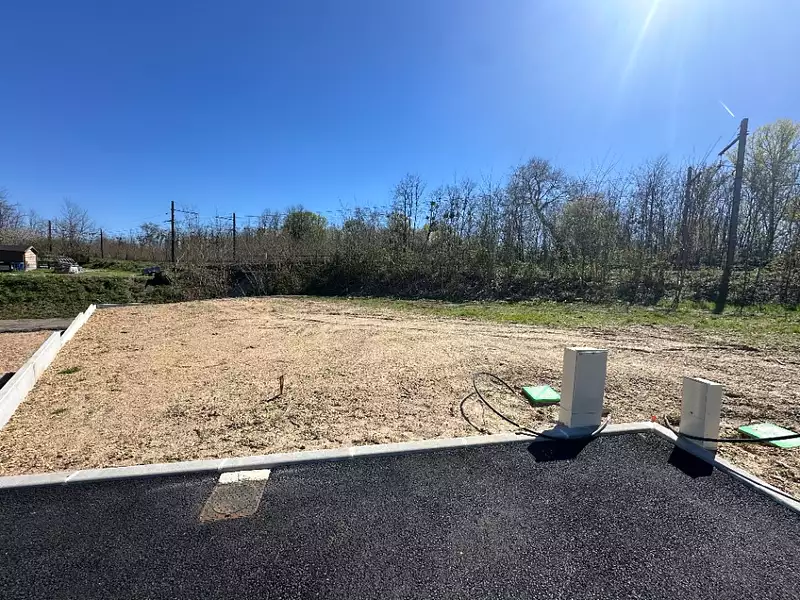 Terrain à bâtir, 420 m² - La Brède (33650)