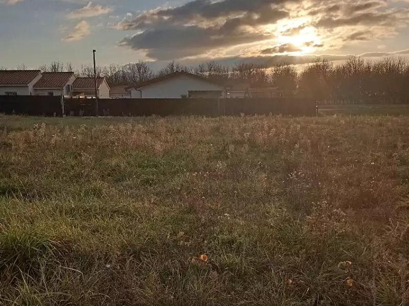 Terrain à bâtir, 665 m² - Saint-Romans (38160)