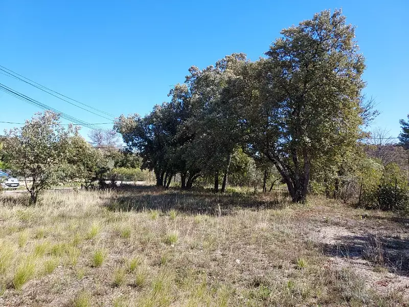 Terrain à bâtir, 656 m² - Sillans-la-Cascade (83690)