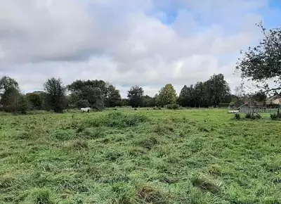 Terrain à bâtir, 718 m²