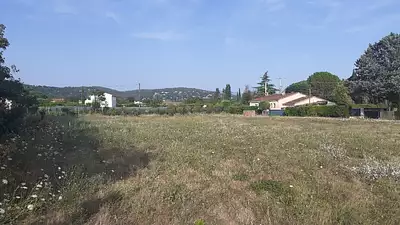 Terrain à bâtir, 1 240 m²