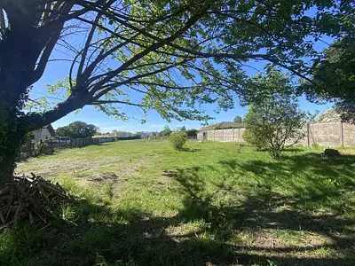 Terrain à bâtir, 819 m²