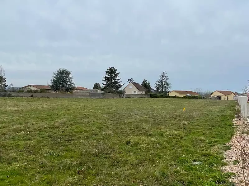 Terrain à bâtir, 788 m² - Marcigny (71110)