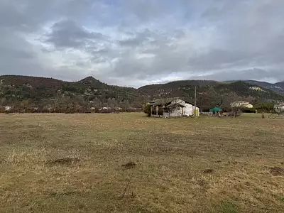 Terrain à bâtir, 554 m²