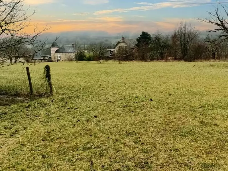 Terrain à bâtir, 3 843 m² - Saillac (19500)