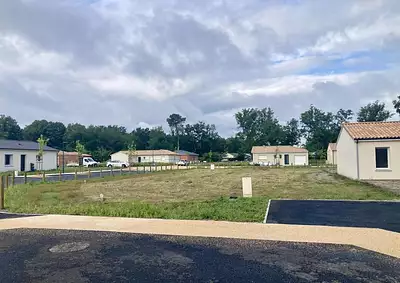 Terrain à bâtir, 550 m²