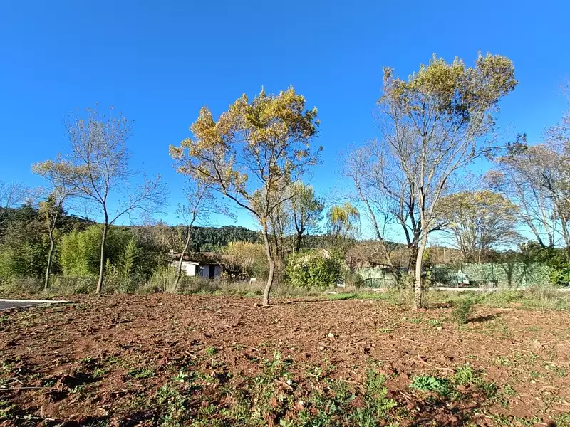 Terrain à bâtir, 278 m² - Le Luc (83340)