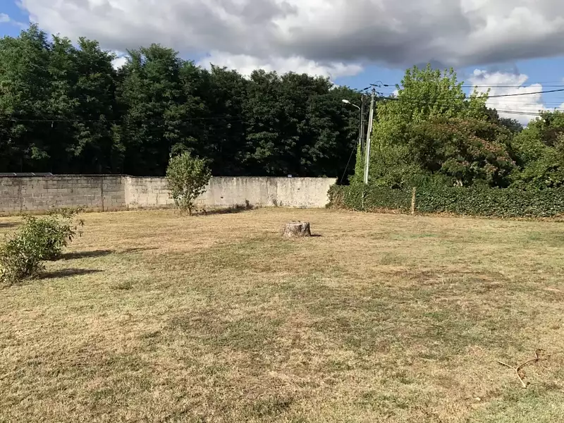 Terrain à bâtir, 600 m² - Landiras (33720)
