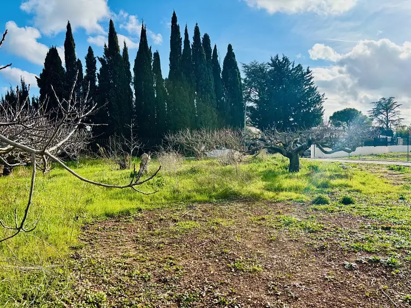 Terrain à bâtir, 711 m² - La Farlède (83210)