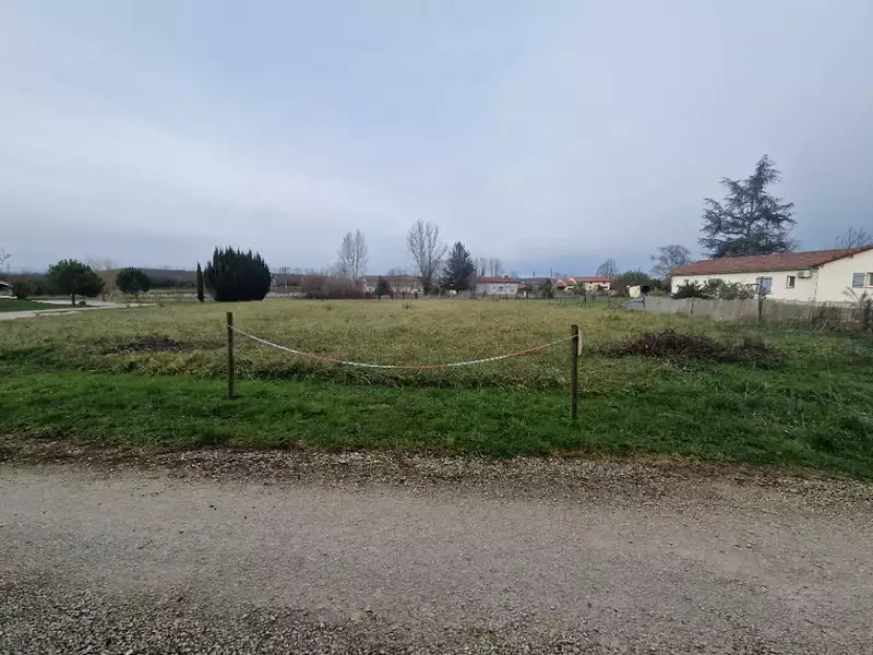 Terrain à bâtir, 1 410 m² - Martres-Tolosane (31220)