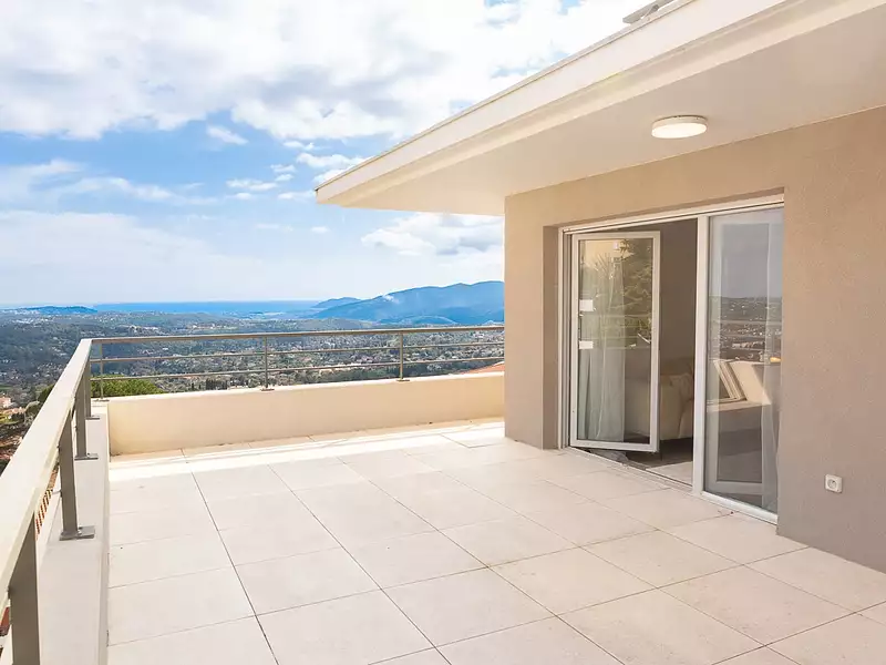 Dernier 4 pièces avec vue mer - Grasse (06130)