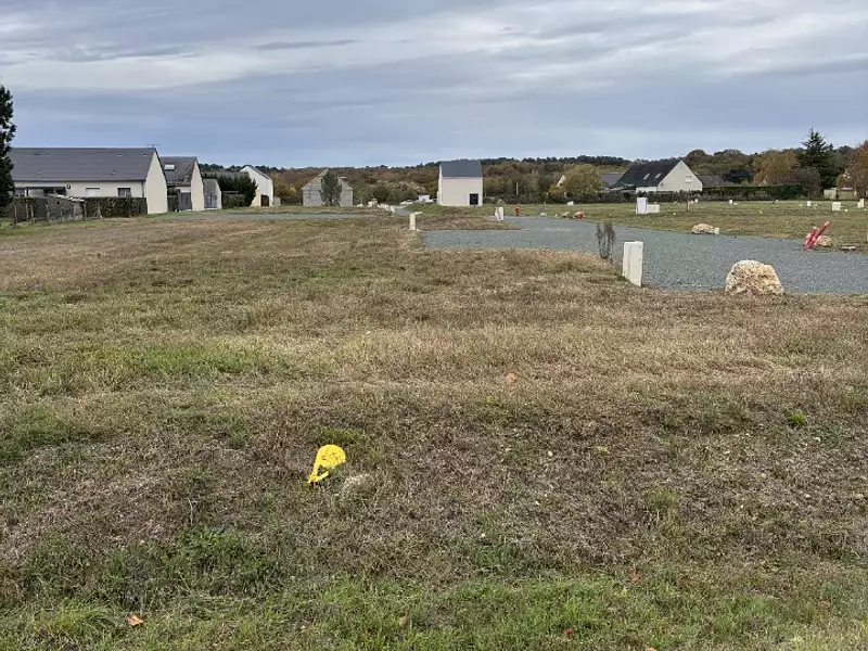 Terrain à bâtir, 551 m² - Rives-du-Loir-en-Anjou (49140)
