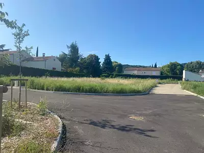 Terrain à bâtir, 832 m²