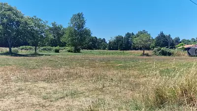 Terrain à bâtir, 1 400 m²