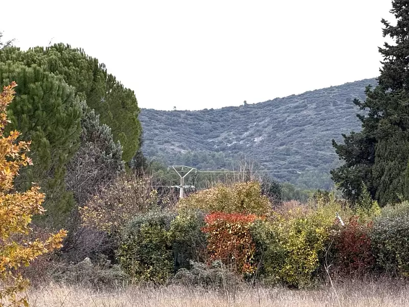 Terrain à bâtir, 752 m² - Lauris (84360)