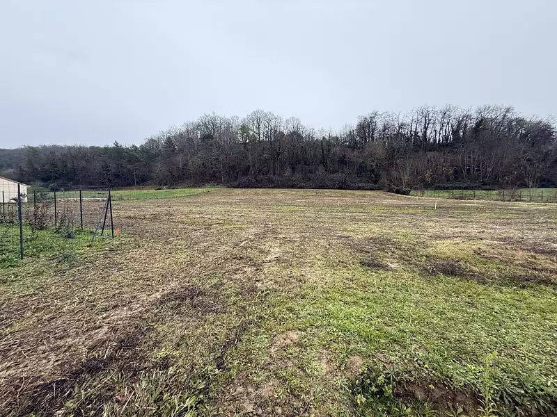 Terrain à bâtir, 737 m² - Castels et Bézenac (24220)