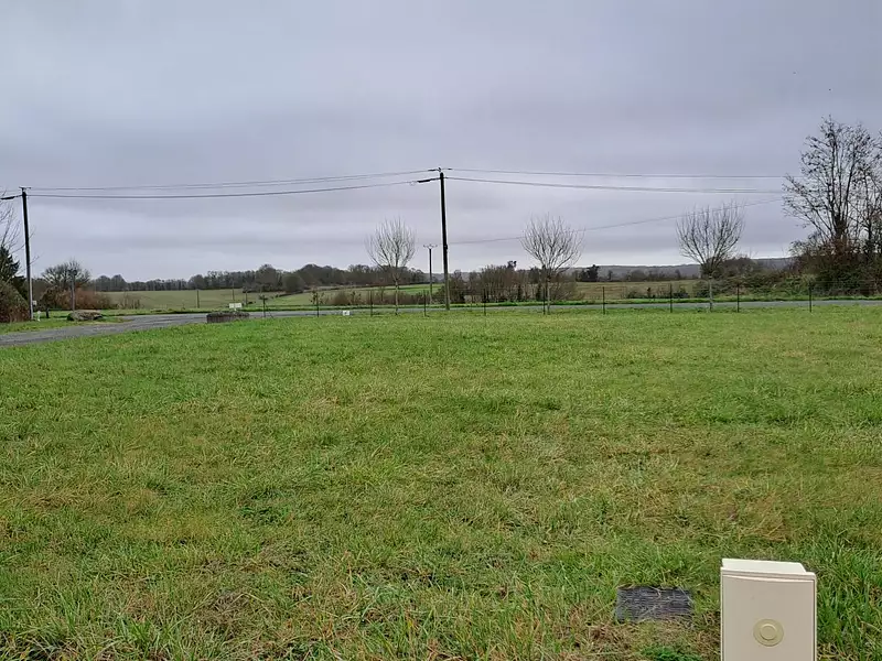 Terrain à bâtir, 560 m² - Baugé-en-Anjou (49150)