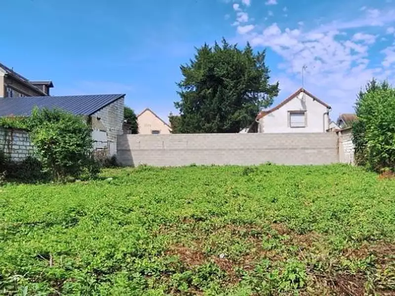 Terrain à bâtir, 554 m² - Sens (89100)